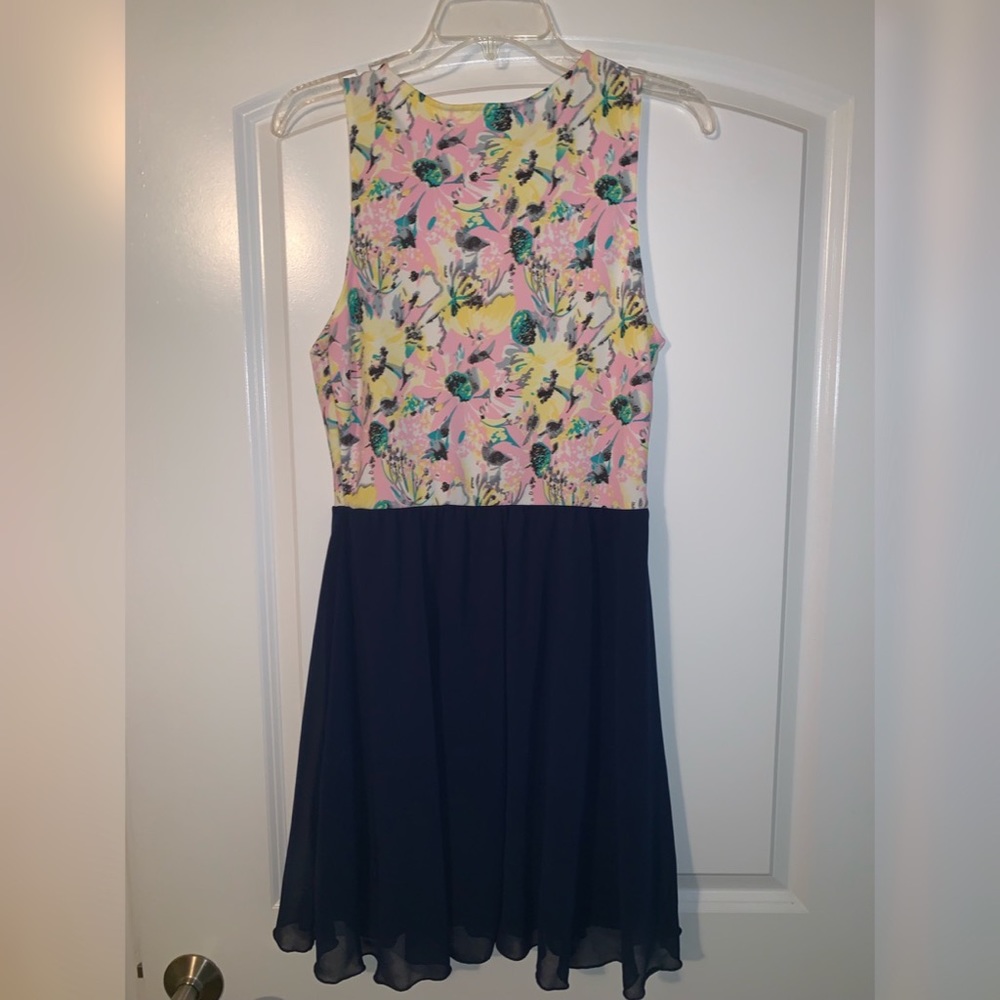 Style Rack Dress - Picture 2 of 4